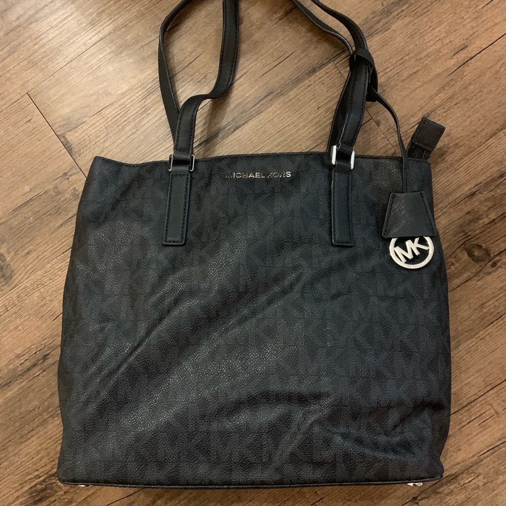 Authentic Michael Kors handbag!